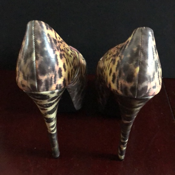Iron Fist High Heels - Picture 2 of 6